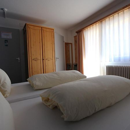 Hotel Al Rom Tschierv Стая снимка