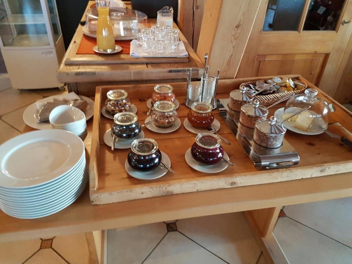 Hotel Al Rom Tschierv Екстериор снимка
