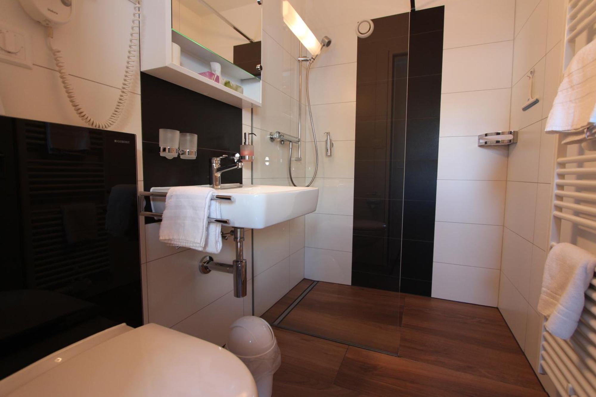 Hotel Al Rom Tschierv Стая снимка