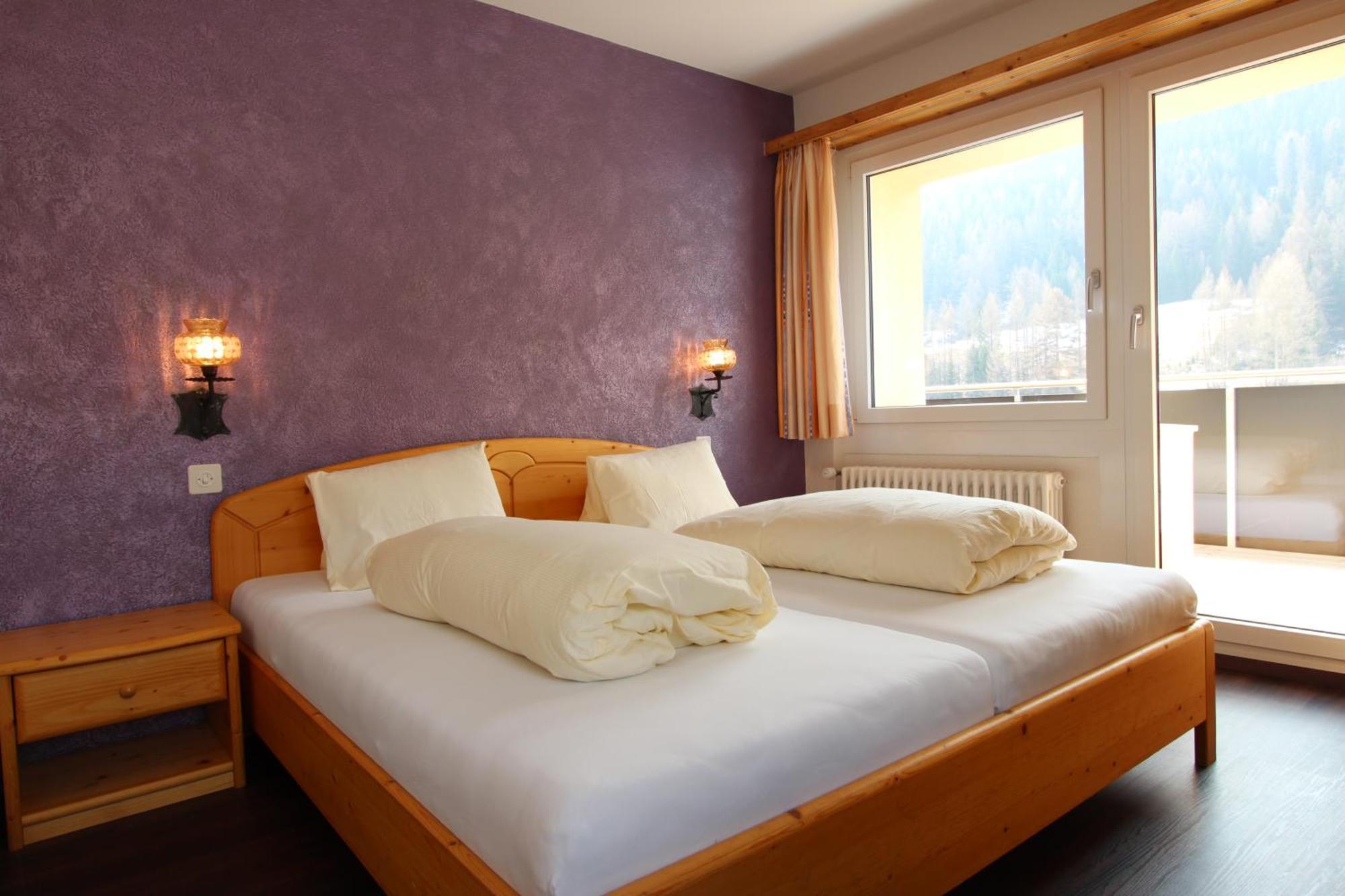 Hotel Al Rom Tschierv Стая снимка