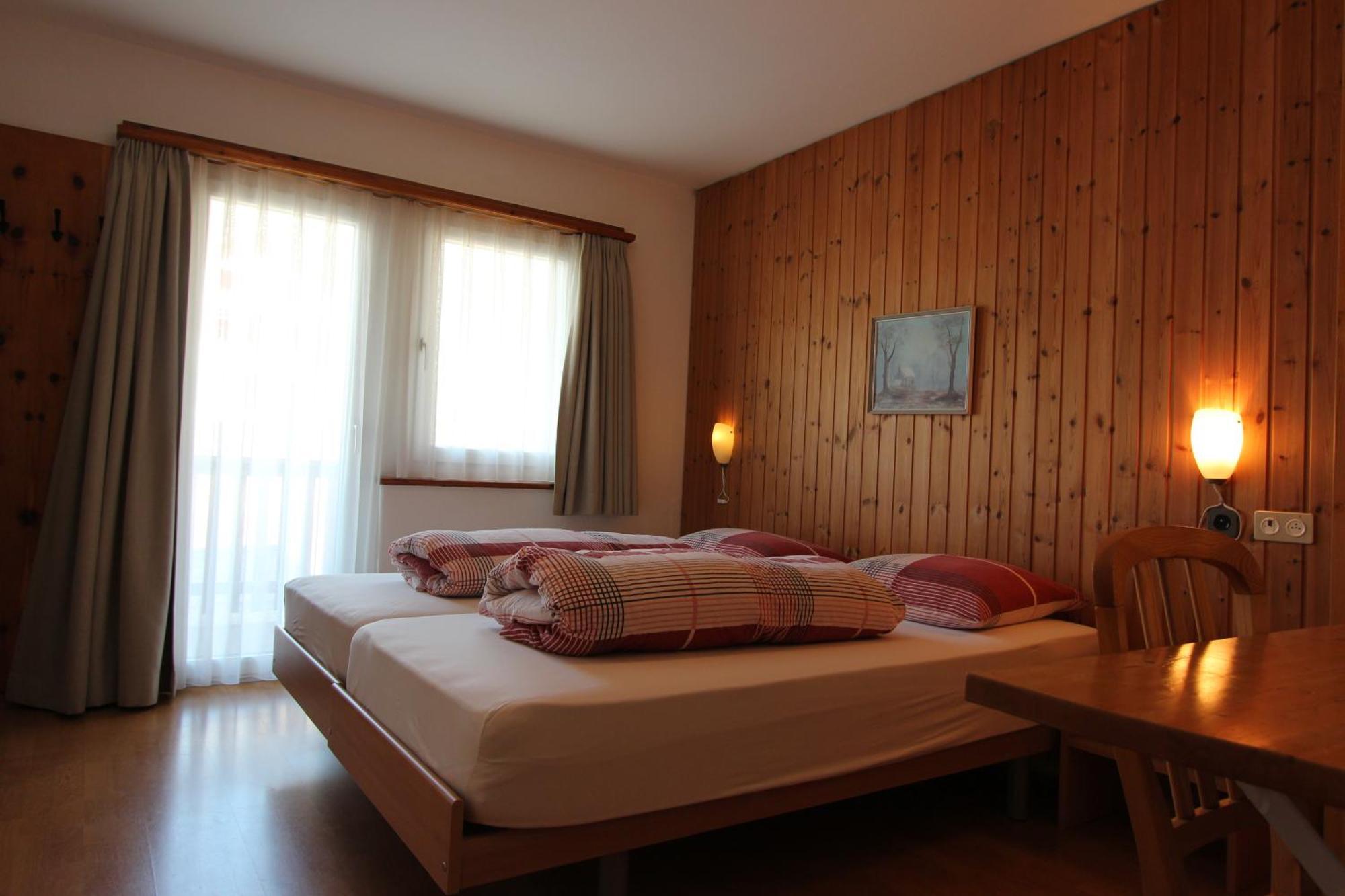 Hotel Al Rom Tschierv Стая снимка