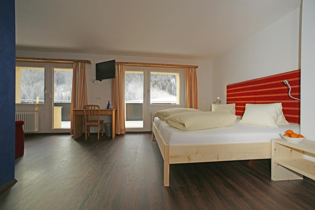 Hotel Al Rom Tschierv Екстериор снимка