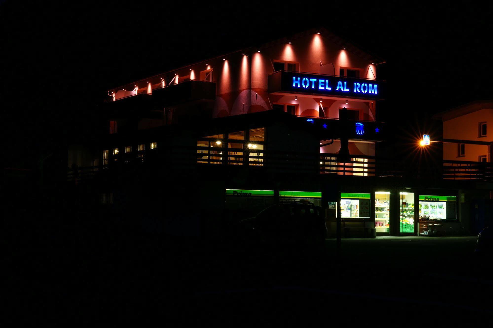 Hotel Al Rom Tschierv Екстериор снимка