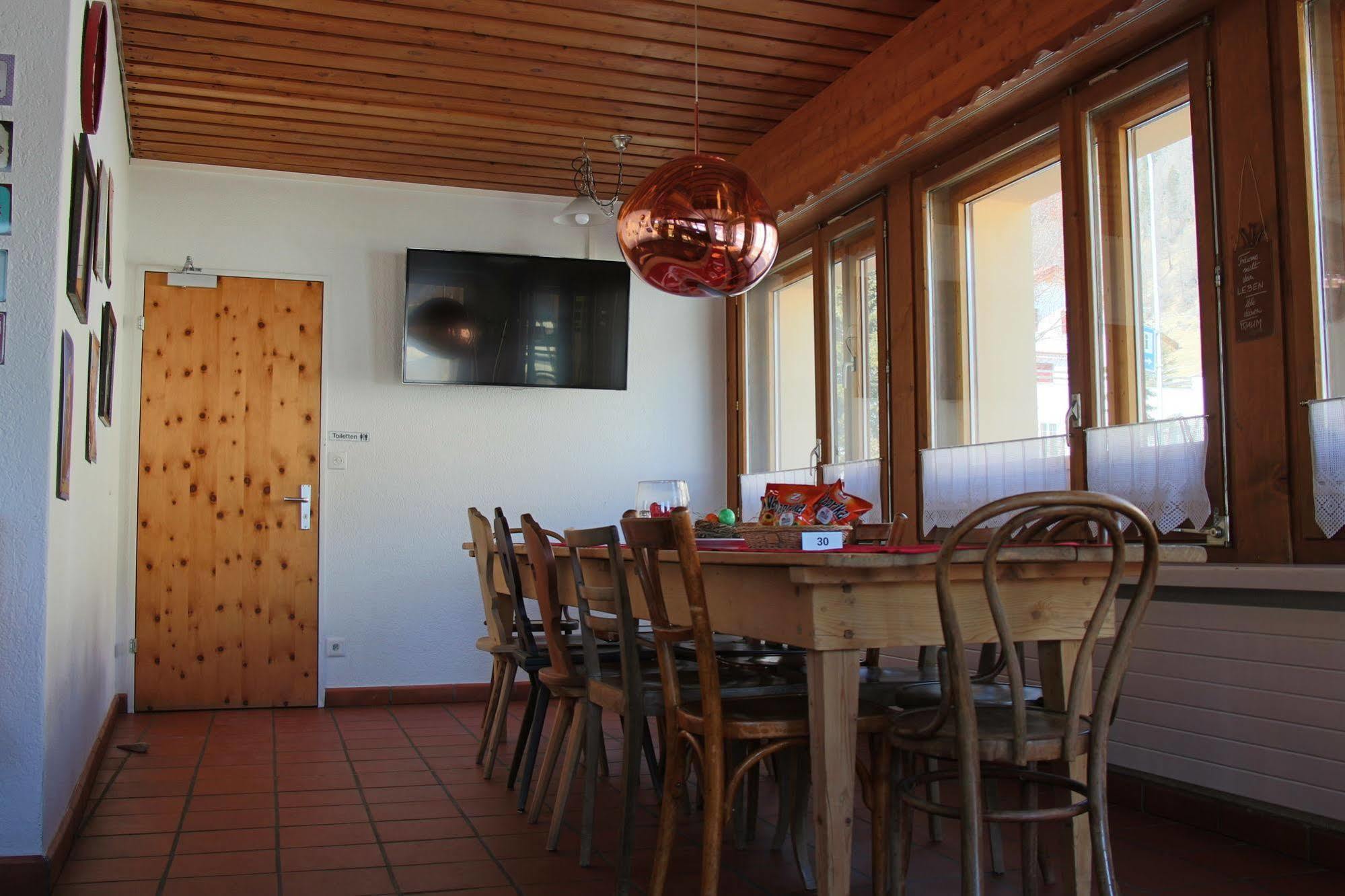 Hotel Al Rom Tschierv Екстериор снимка